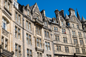 Styles of buildings in Edinburgh around royal mile and grassmarket 